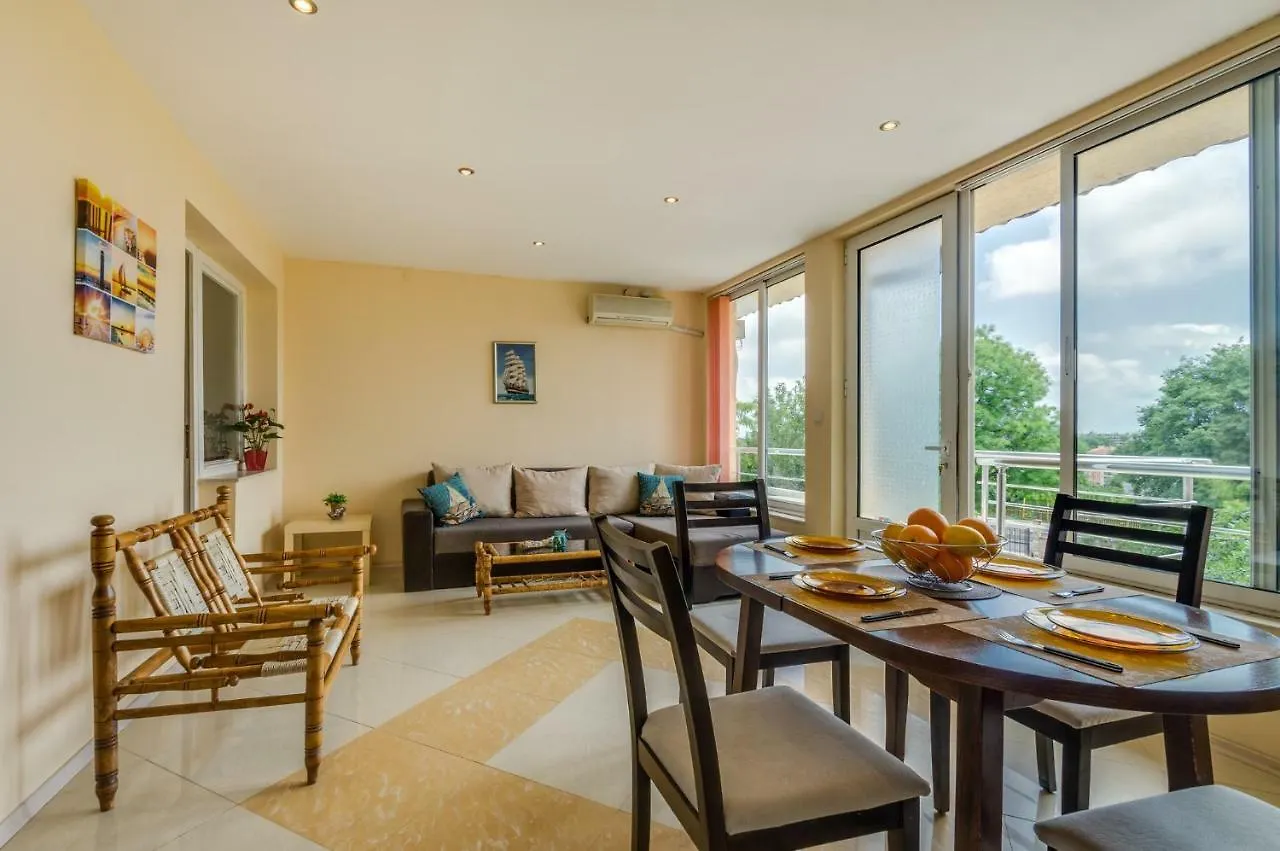 Villa Victoria Warna
